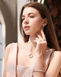 Apa Saja Model Anting Diamond yang Paling Populer di Tahun Ini? Pilih Anting Diamond Favoritmu!